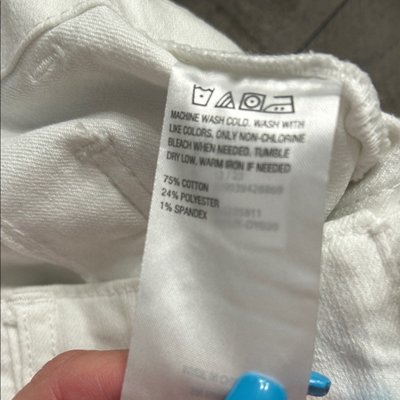 G by Giuliana White Wide-Leg Jeans with Gold Button - Picture 11 of 11